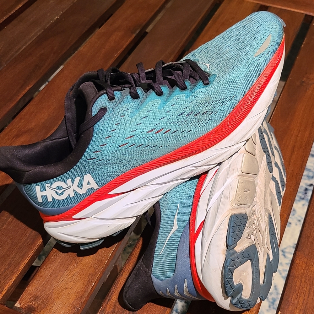 Hoka Clifton 8